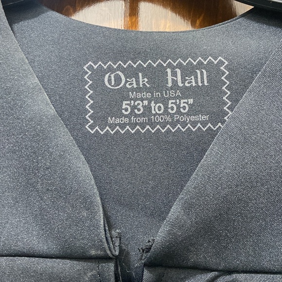 Black graduation gown. Great condition. - Picture 2 of 2